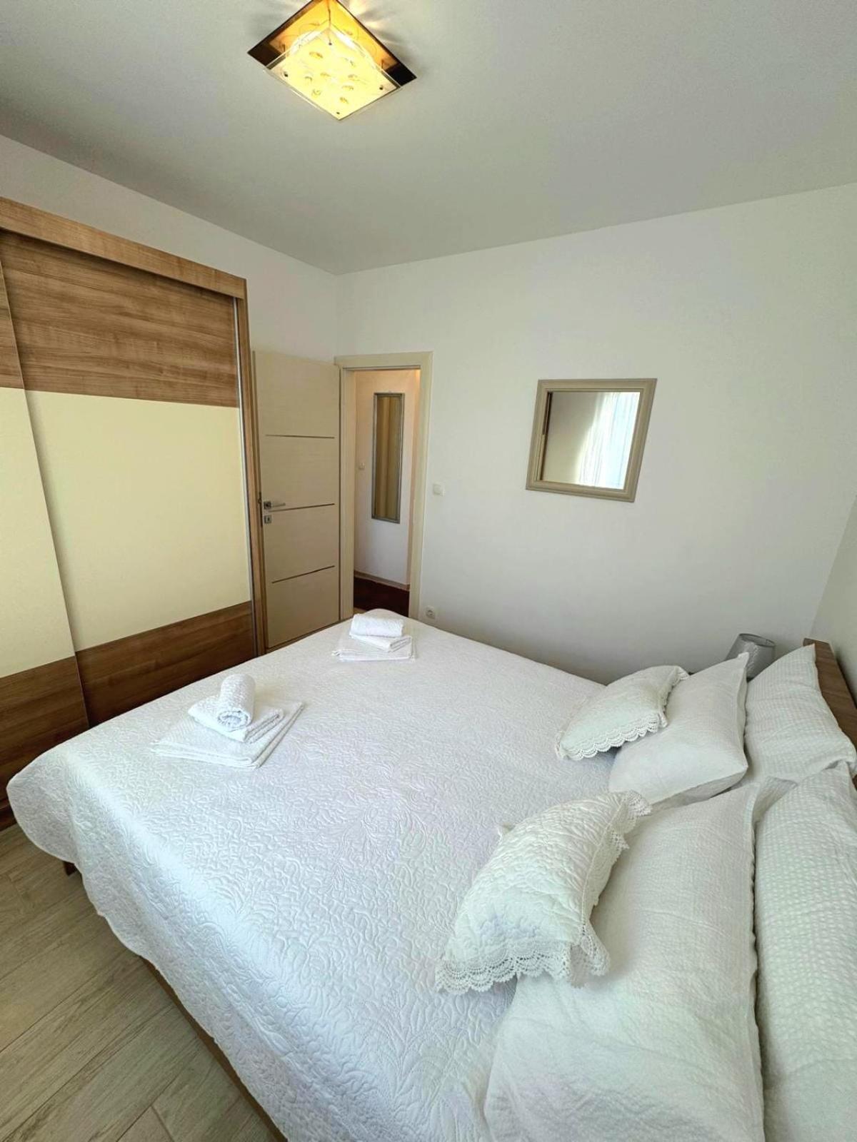 Apartment Misic Трогир Экстерьер фото
