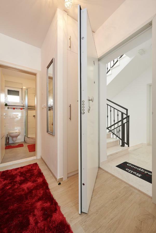 Apartment Misic Трогир Экстерьер фото